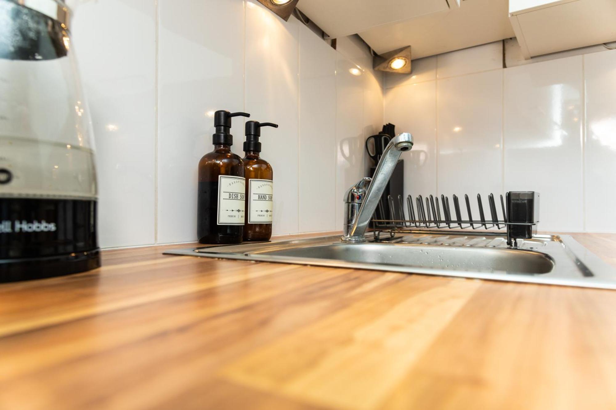 City Apartment Top Location, Quiet And Cozy Ideal To Relax Or Work Wien Eksteriør billede