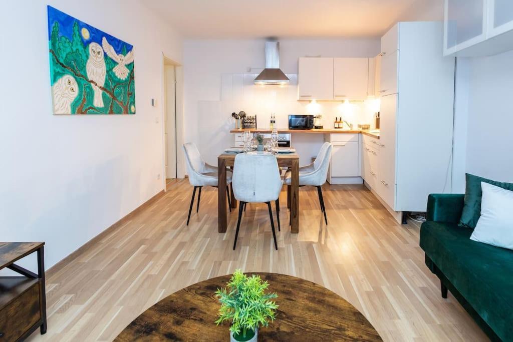 City Apartment Top Location, Quiet And Cozy Ideal To Relax Or Work Wien Eksteriør billede