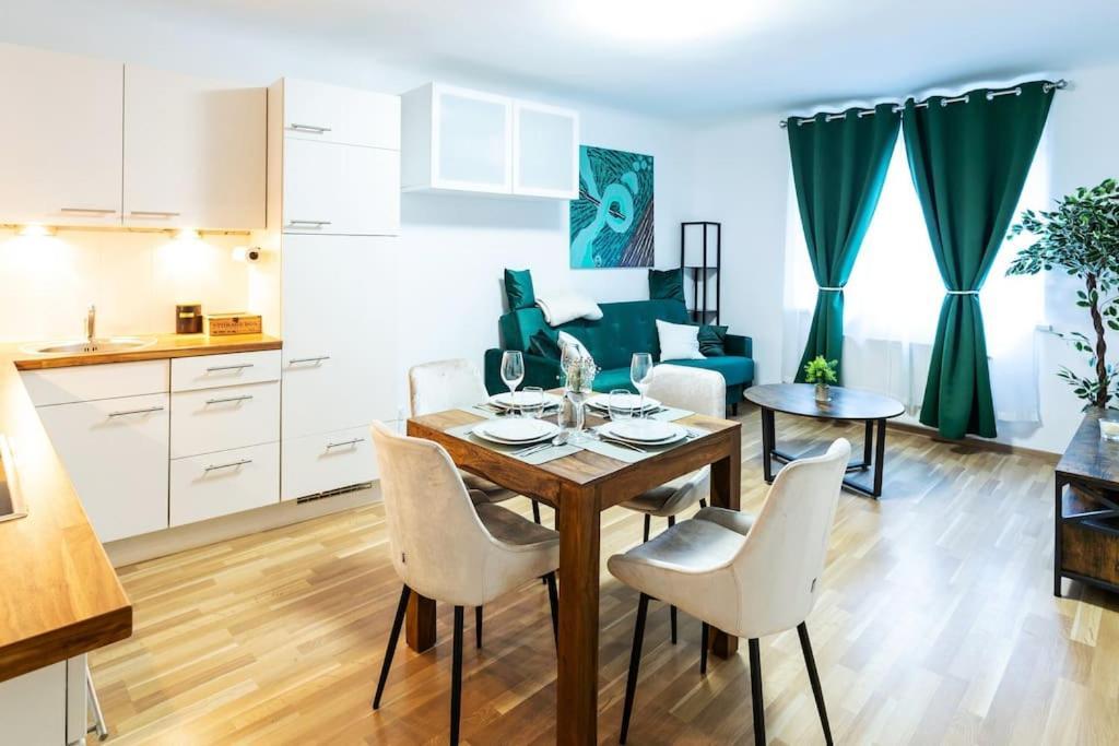 City Apartment Top Location, Quiet And Cozy Ideal To Relax Or Work Wien Eksteriør billede