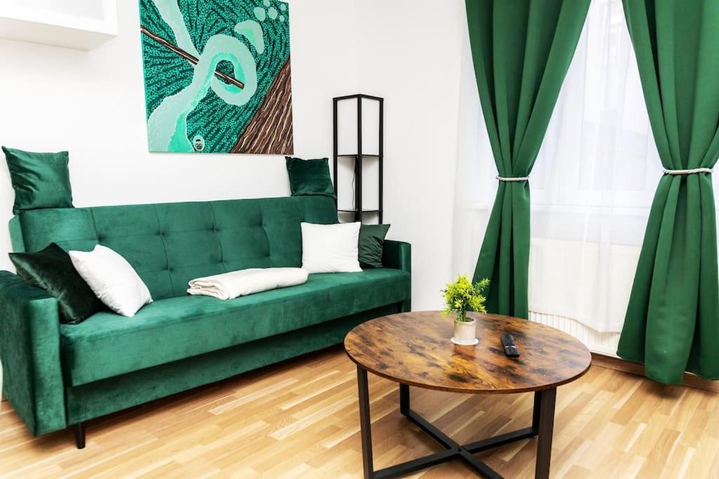 City Apartment Top Location, Quiet And Cozy Ideal To Relax Or Work Wien Eksteriør billede